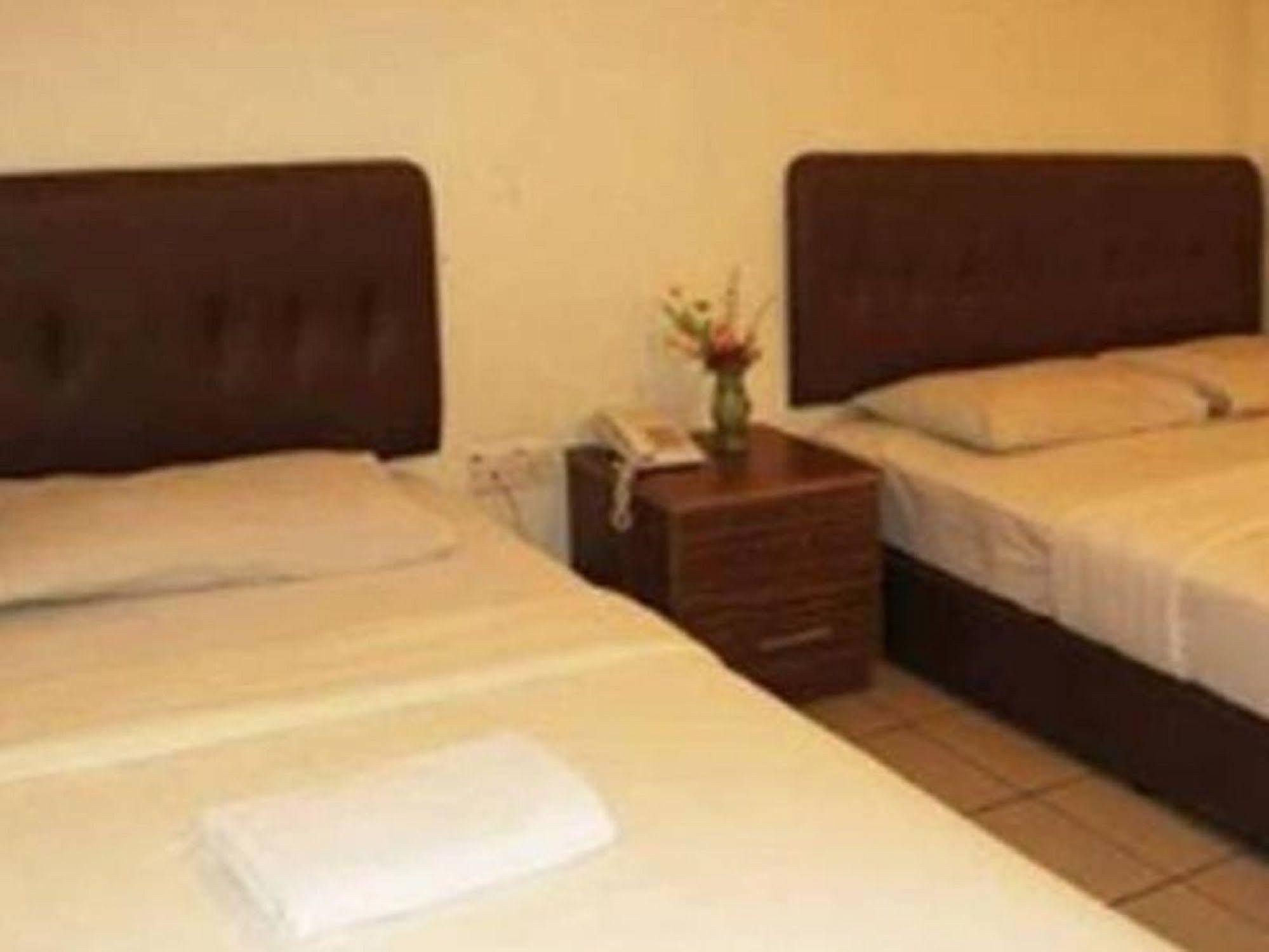 One Hotel Sadong Jaya Kota Kinabalu Dış mekan fotoğraf